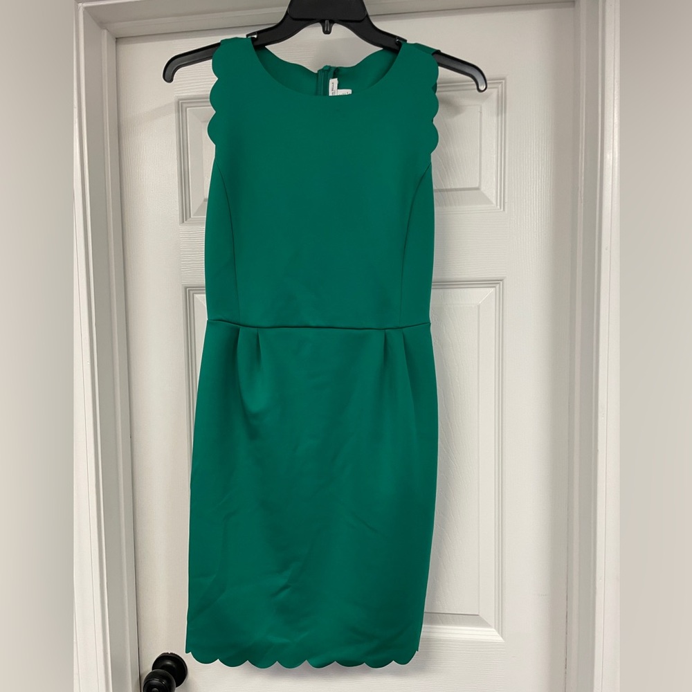 Green Scalloped Sleeveless Dress